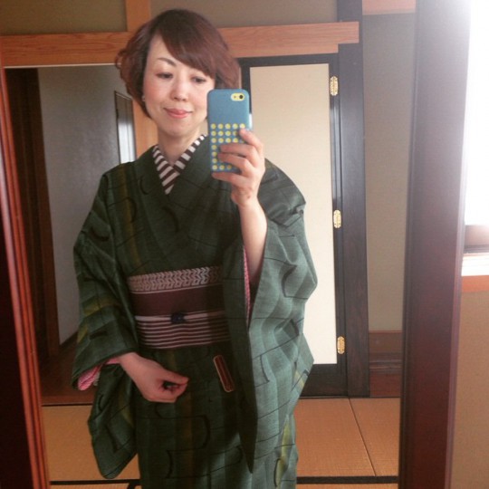 昨日 レッスン時のおうち着物 はじめてコースようこそ♪ #kimono #きもの#着物#着付け教室#おばーちゃんの半幅大活躍